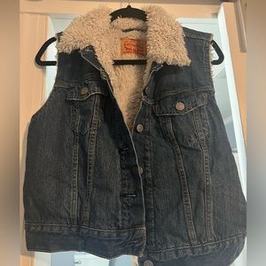 Levi’s denim vest with fur